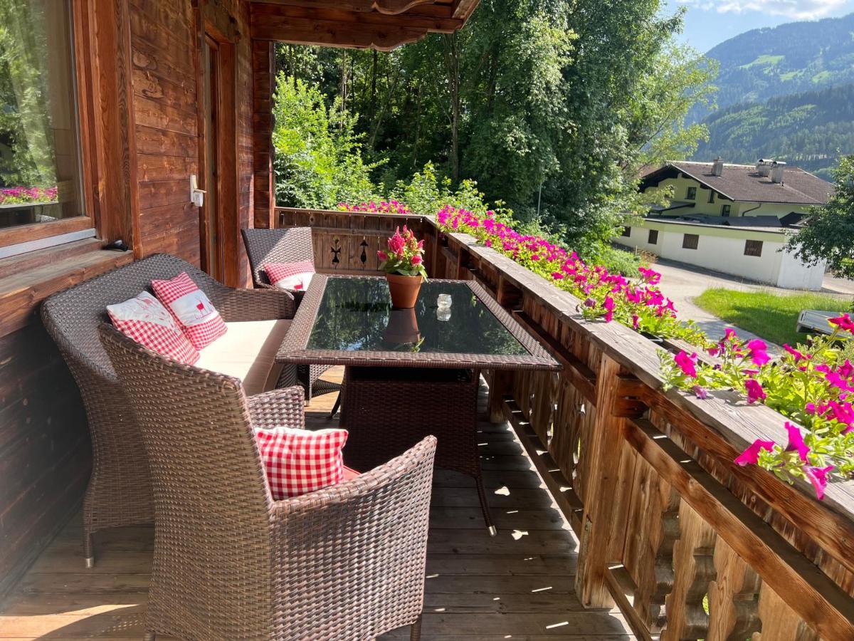 Apartment Platzhirsch Panorama View Balkon, Gartensauna, Garten, Grillplatz *