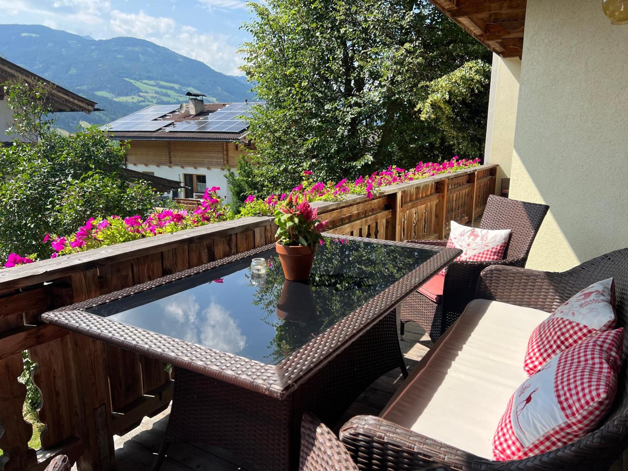 Platzhirsch Panorama View Balkon, Gartensauna, Garten, Grillplatz *